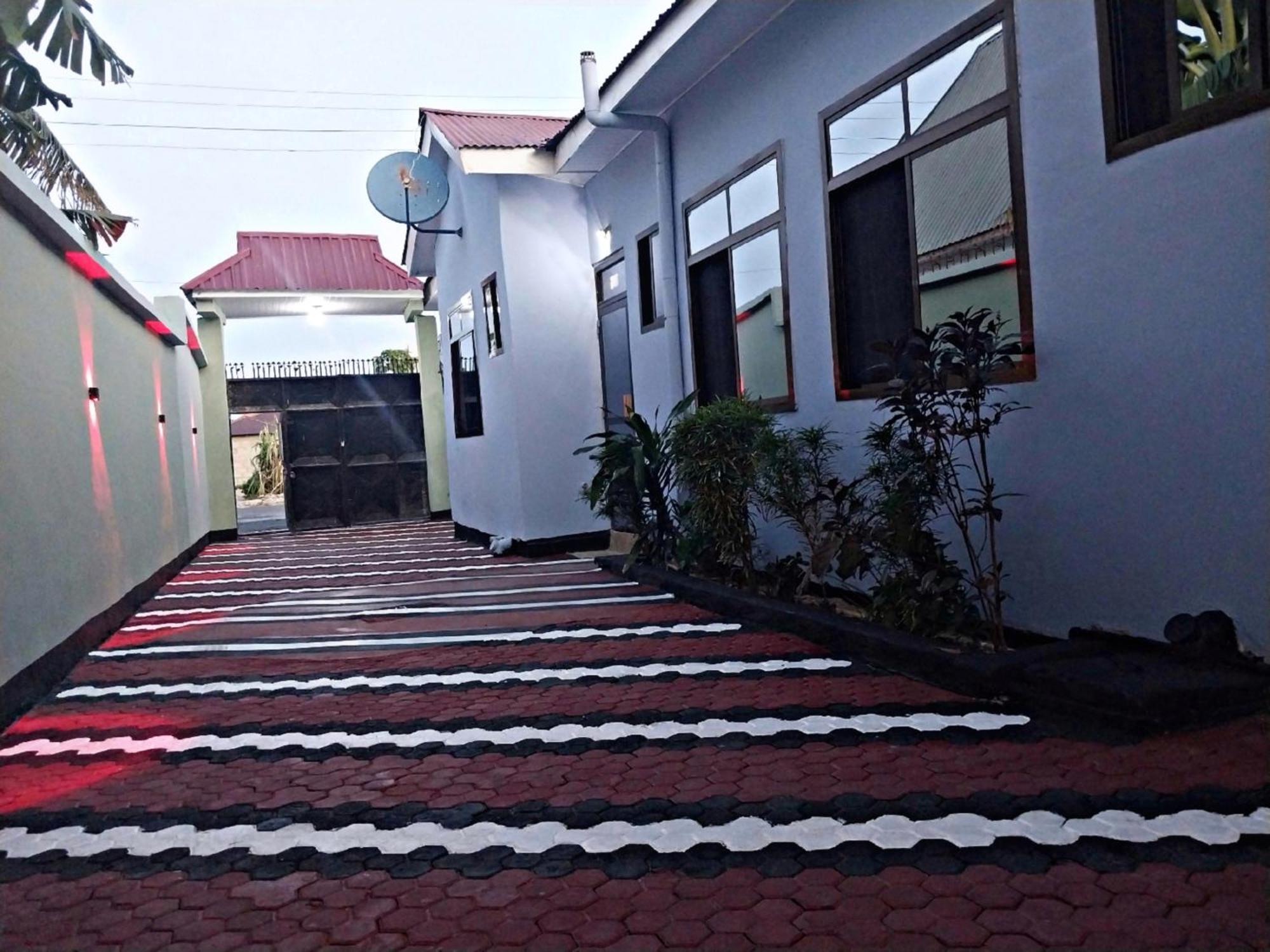California Lodge Bagamoyo Extérieur photo